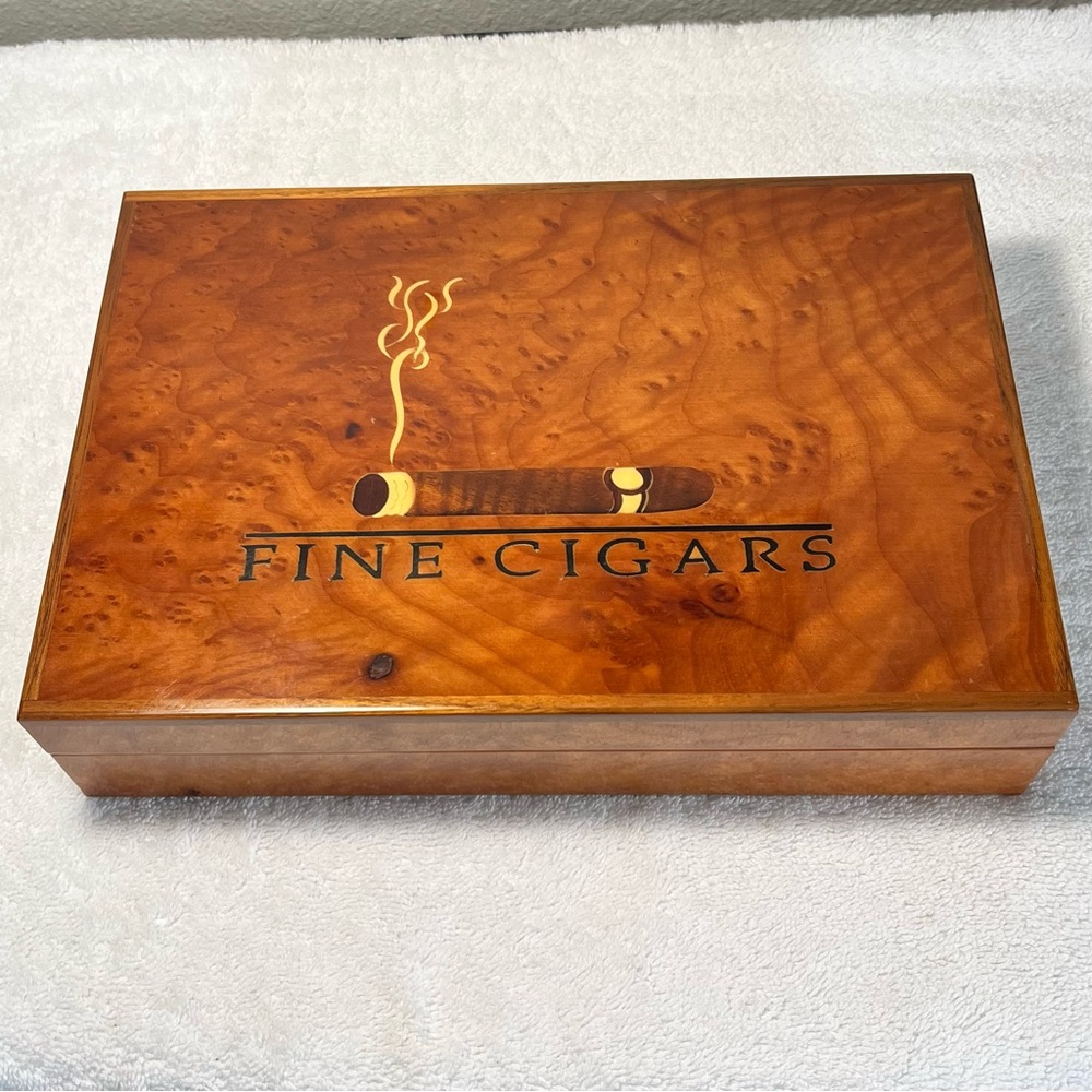 Wooden Cigar Box Humidor with Fine Cigars Design, Diamond Crown Brand